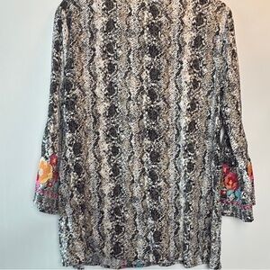 Stylish Snake Print Women's Top